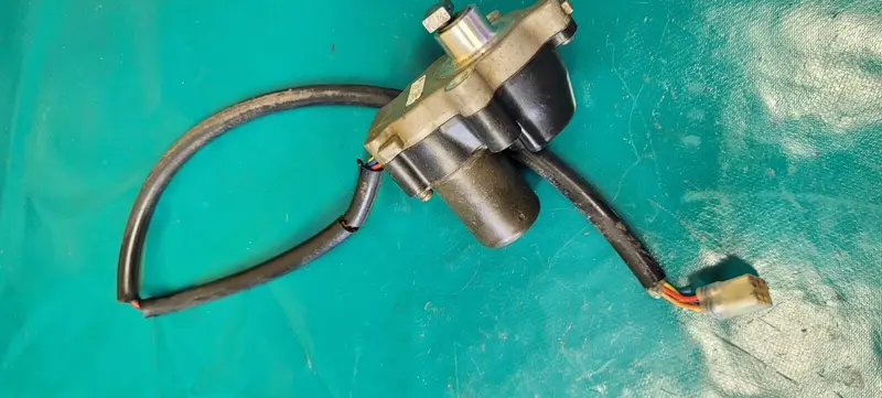 Actuator actuateur moteur pont av 16172-0037 92152-1349 KAWASAKI 650 KVF 2007