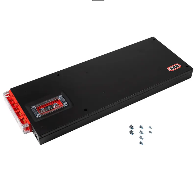 Batterie ARB Slimline 100Ah LiFePO4 avec chargeur DC-DC 40A