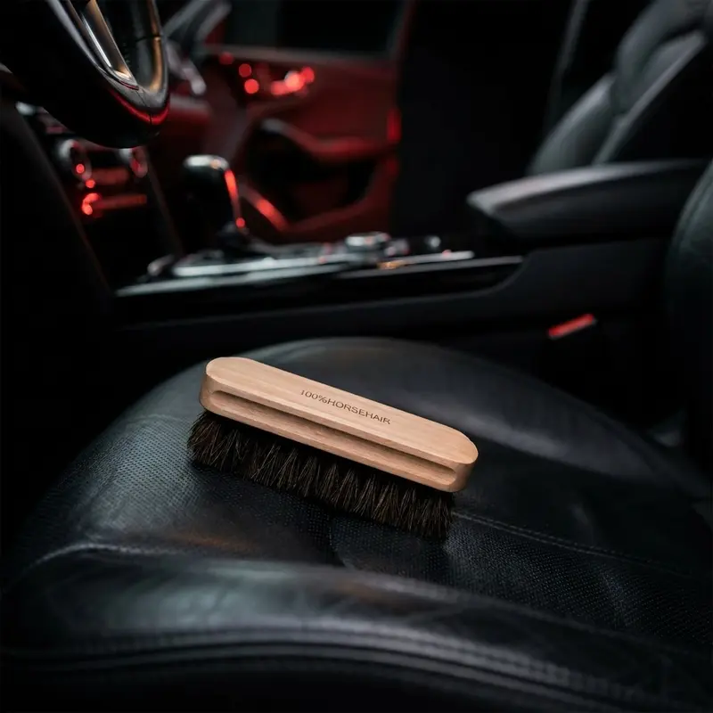 Brosse cuir voiture – nettoie en douceur, sans abîmer