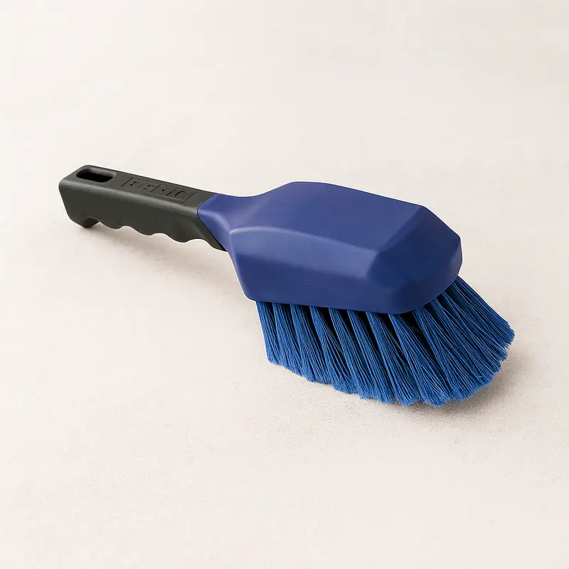 Brosse de nettoyage double face avec réservoir intégré – lavage et essuyage en un geste