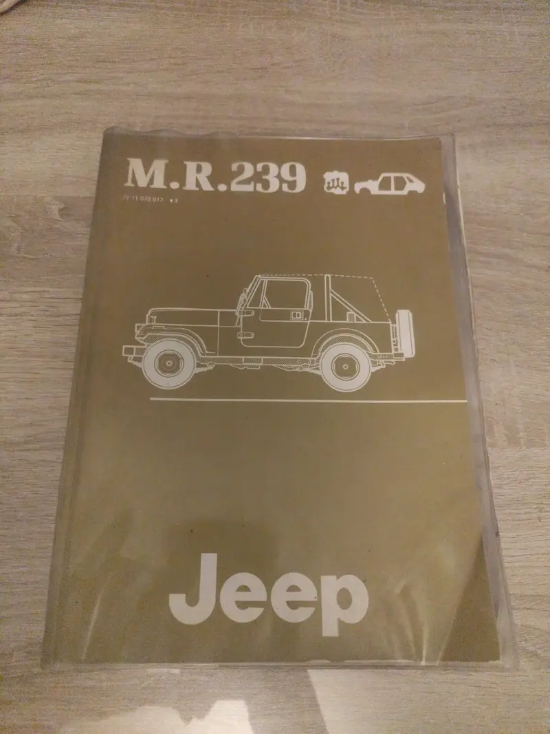 Collector Manuel De Réparation 1982 RENAULT JEEP Mr239 77 11 0 72 817 (Liv118)