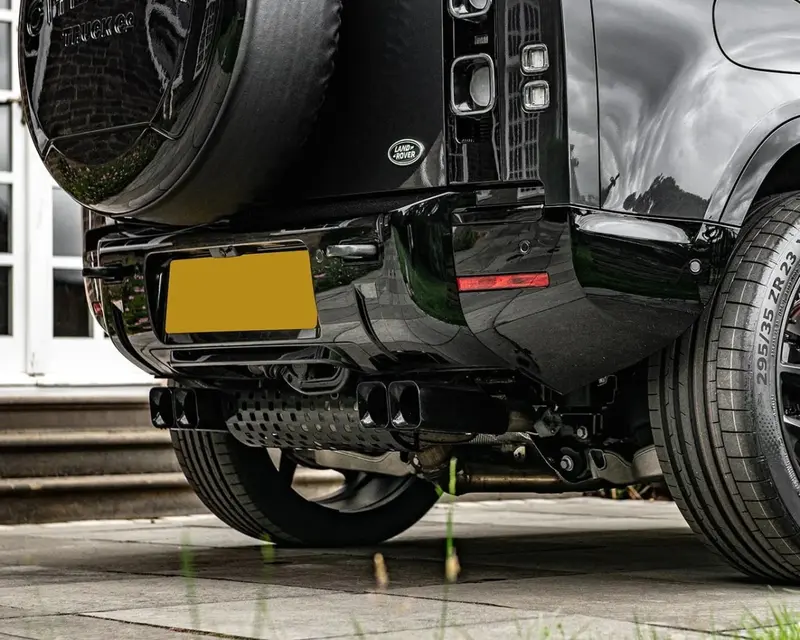 Échappement Quad Gloss Black KAHN pour Defender 110 V8 (2020+)