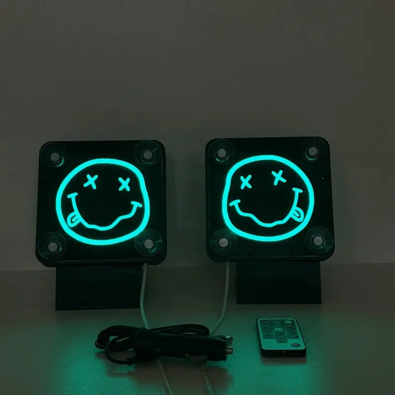 Enseignes lumineuses RGB de coin de pare-brise
