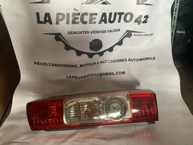 Feu arrière droit Peugeot boxer 3 phase 1