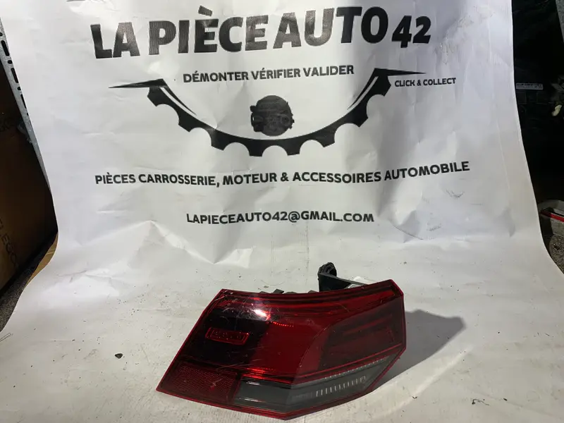 Feu arrière gauche Volkswagen golf 8