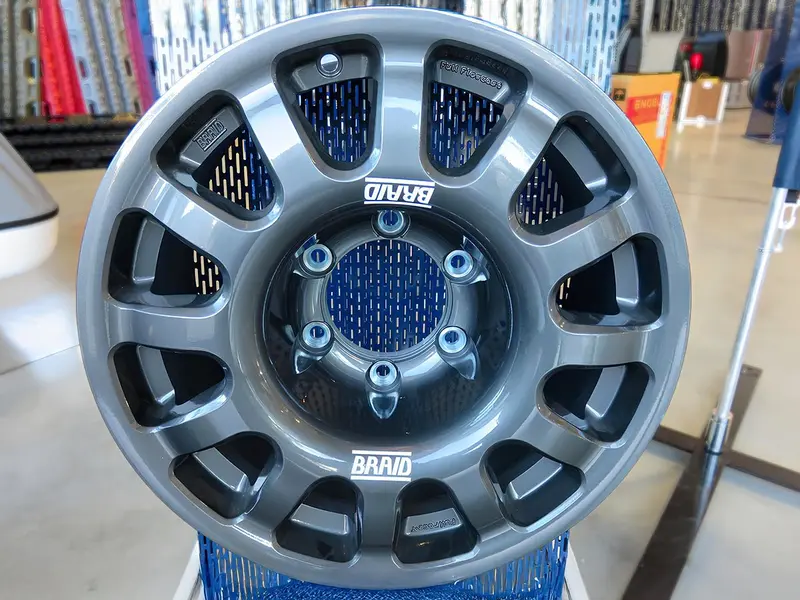 Jante Alu BRAID Fullrace Grise 7x16 6x139.7 ET-10