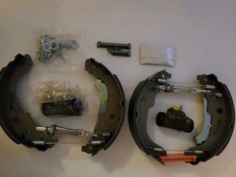 Jeu Mâchoires Ar NEUF Peugeot Citroën C3 DS 4082300349313 (#AUT284)