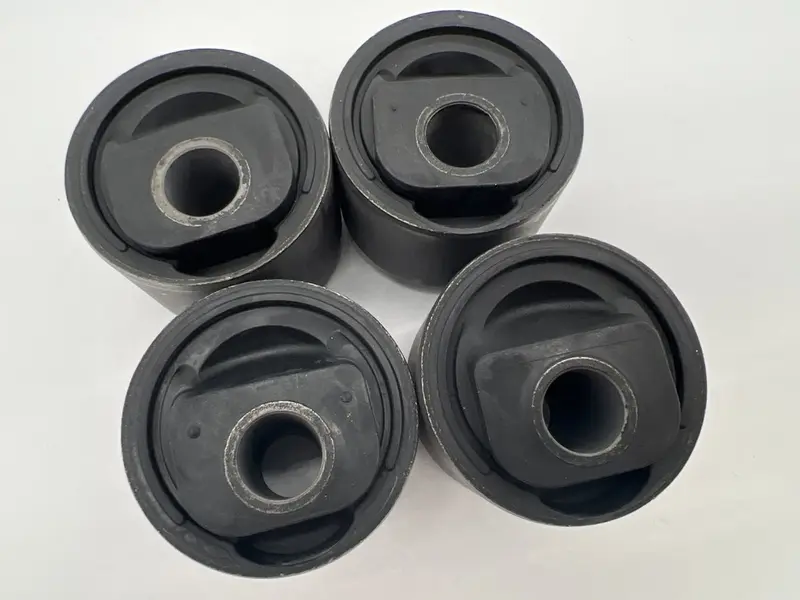 Kit de 4 silent blocs excentriques 2° caoutchouc HDJ80 KZJ70 HZJ78 Patrol GR Y60 Y61 N4-Offroad