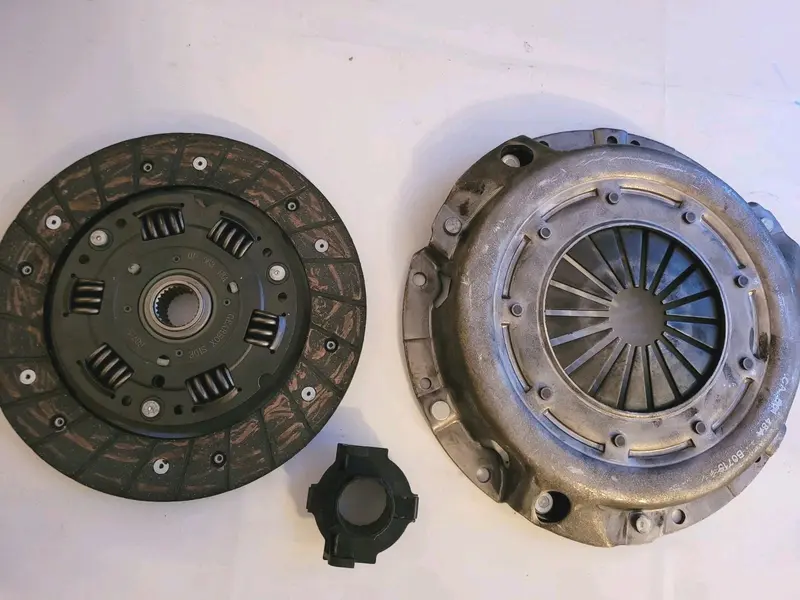 Kit Embrayage NEUF Renault Clio 2 Dacia Nissan 7711134823 (#AUT254)
