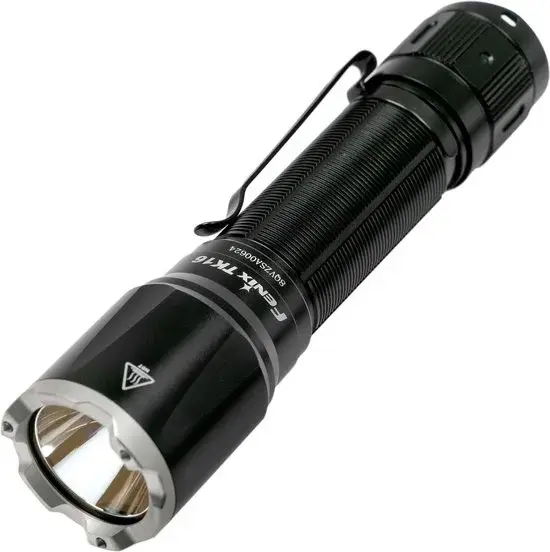 Lampe torche tactique Fenix TK16 V2.0 3100 lumens - Nouveau Outlet
