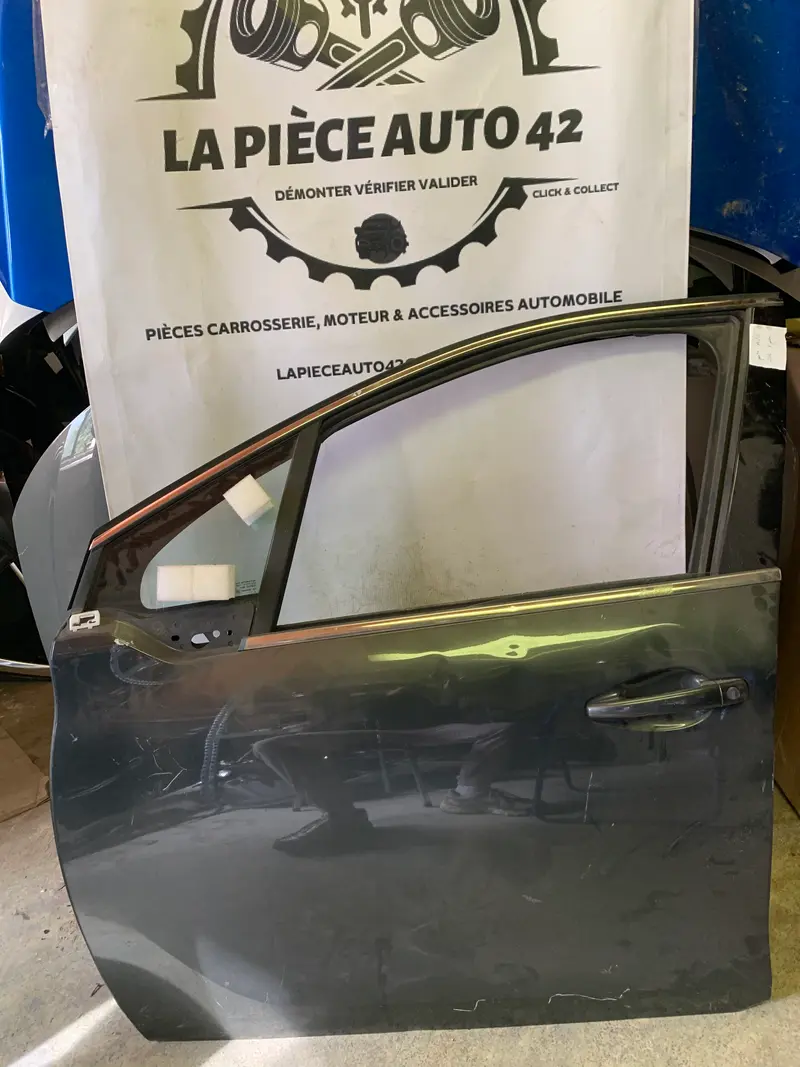 Porte avant gauche Peugeot 208 5 portes
