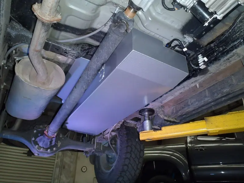 Réservoir de remplacement LRA 130L Diesel Isuzu DMax 2012 - 2020 130L