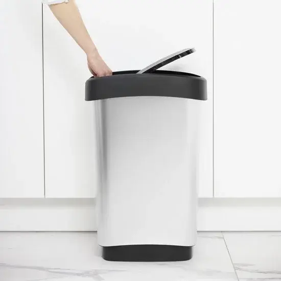 Rotho Twist 50L couvercle à charnière gris argenté