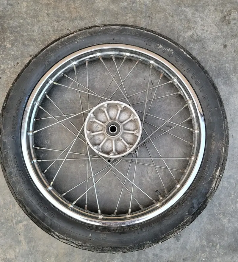 Roue Avant Pneu Ok 17pouces 125 YAMAHA SR 10f 1997