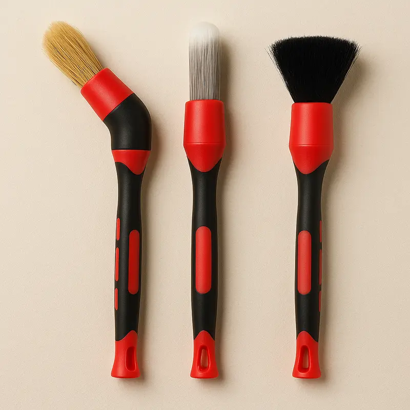 Set de 3 pinceaux coudés detailing – microfibre, polypropylène et poils de sanglier