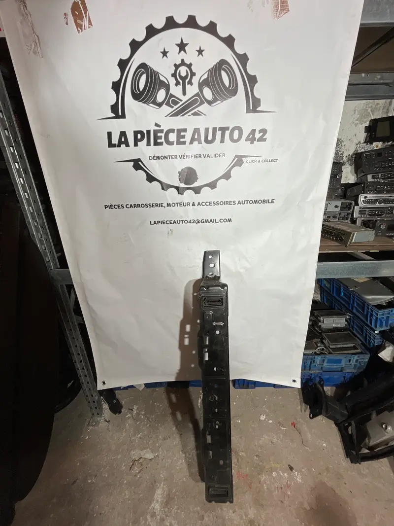 Support radiateur inférieur Peugeot 308 T9