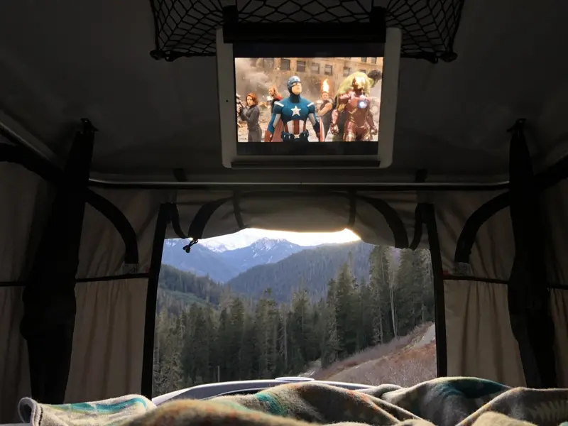 Support Universel de Tablette James Baroud — Tente de Toit Bivouac